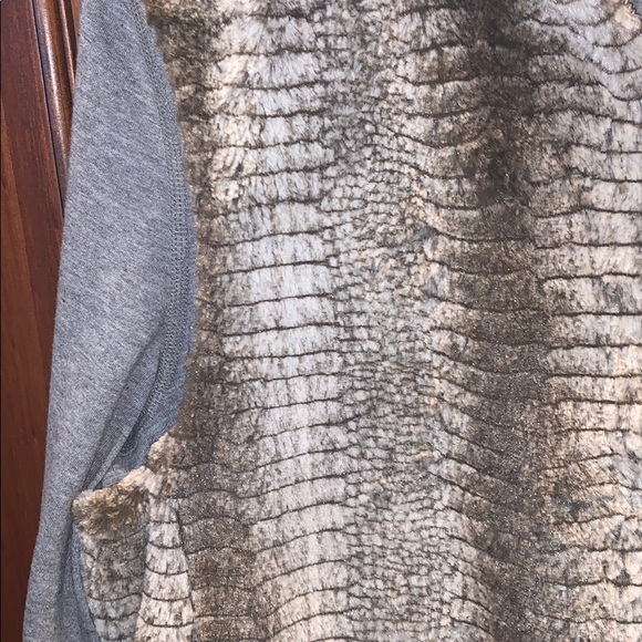 Faux Fur vest super ultra soft - Picture 3 of 4